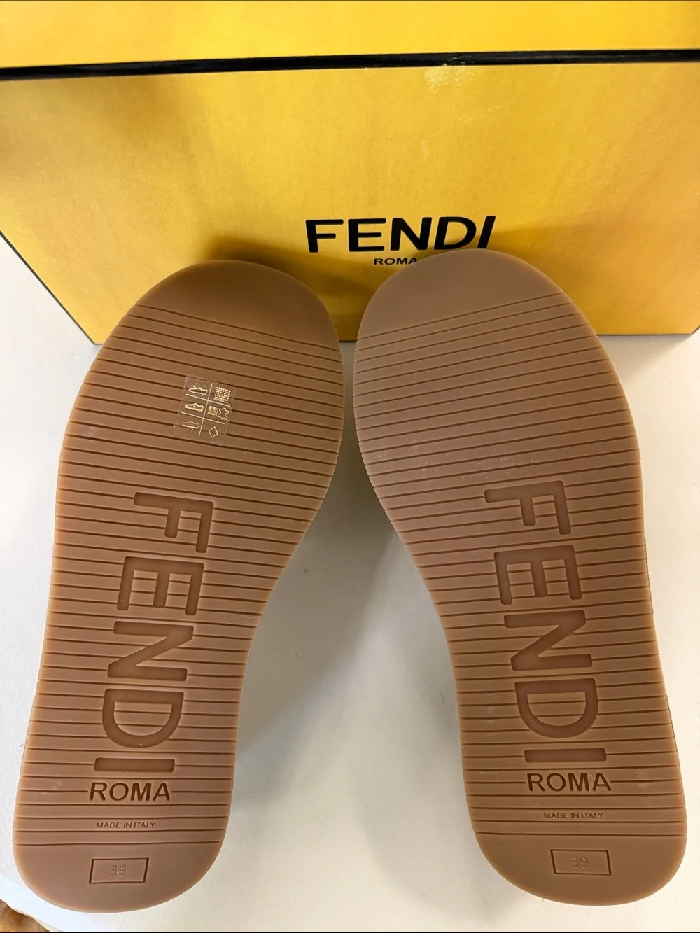 Fendi FF Logo Slide Sandals NWT Full set size 39